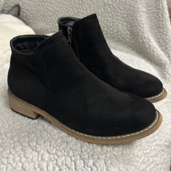 NWOT Seven7 Cisco Kid Bootie Size 6, round toe ankle booties - Picture 1 of 6